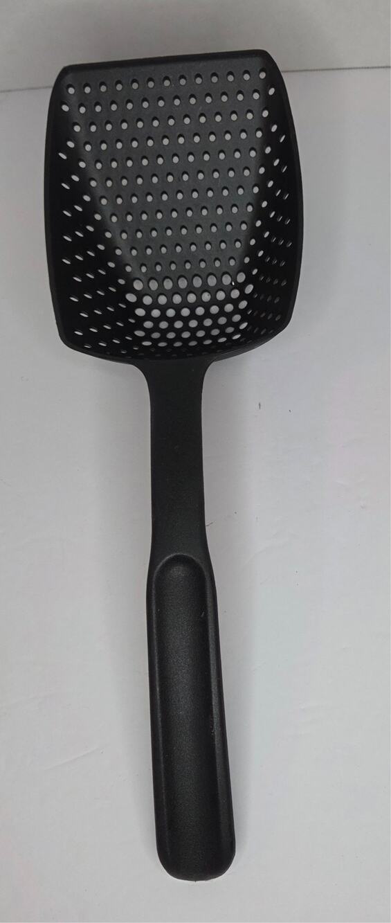 Pampered Chef 1677 Plastic Slotted Hand Strainer Colander Spoon Scoop-13"